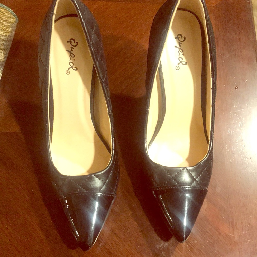 Quipid  size 8 black brand new heels !! Never worn